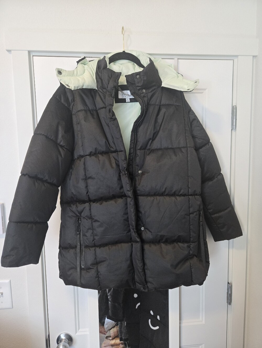 MWT! Nicole Miller Black Puffer Coat with Light Mint Lining . Size XL